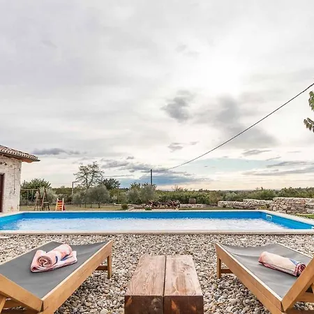 Rustical Countryside With Swimming Pool In Sveti Lovrec *