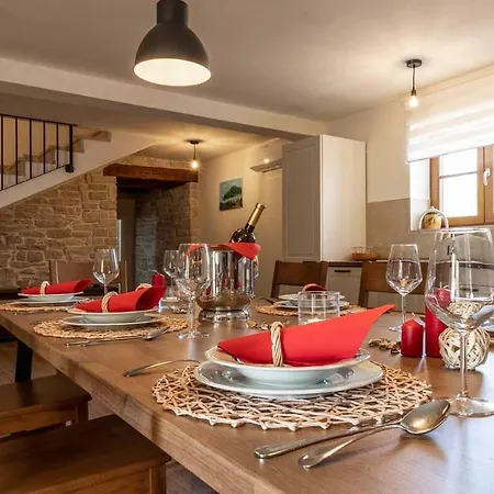 Rustical Countryside With Swimming Pool In Sveti Lovrec Villa