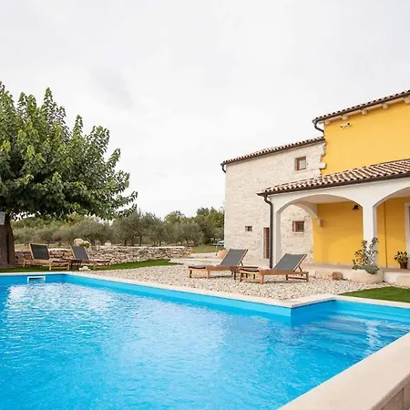Rustical Countryside With Swimming Pool In Sveti Lovrec Villa Sveti Lovrec Pazenaticki