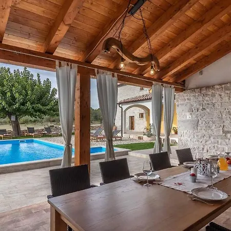 Rustical Countryside With Swimming Pool In Sveti Lovrec Sveti Lovrec Pazenaticki