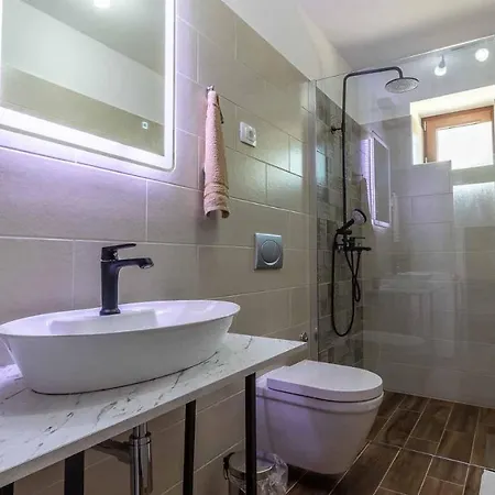 Villa Rustical Countryside With Swimming Pool In Sveti Lovrec *